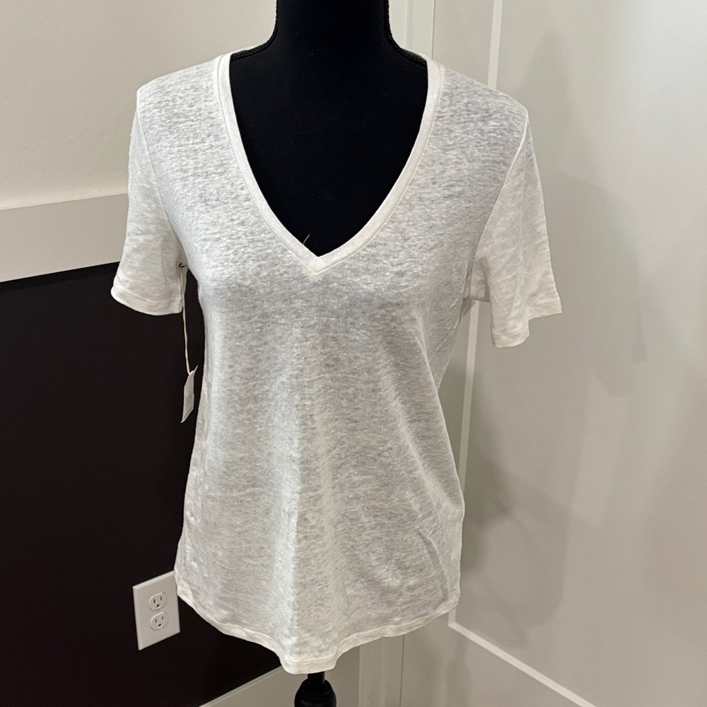 Banana Republic White/off-white V-Neck Short Sleeve Tee- never worn